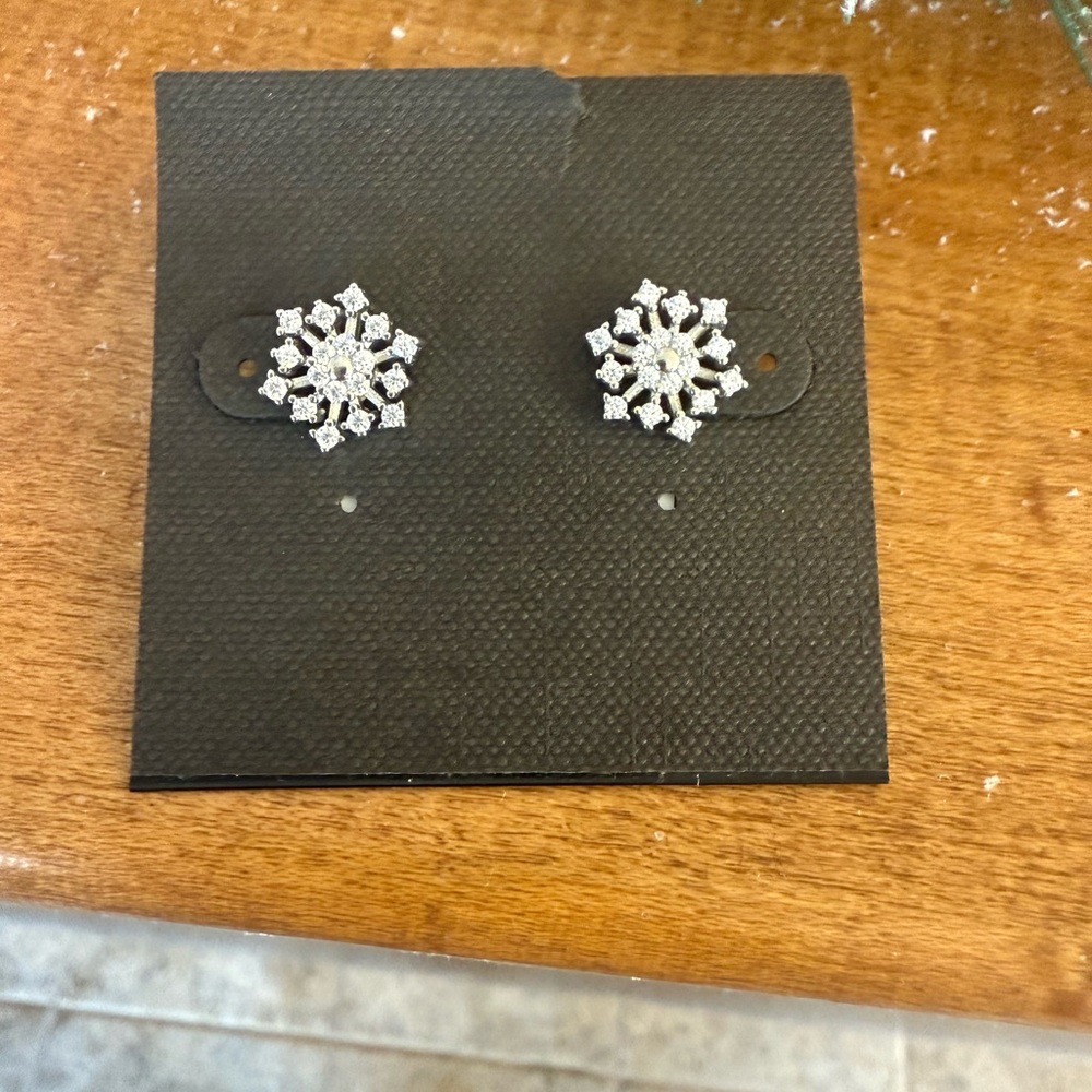 Elegant Silver Snowflake Earrings